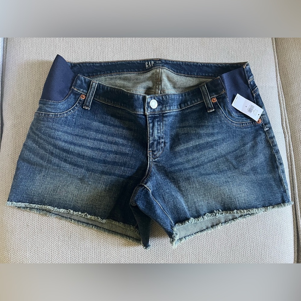 NWT Gap Maternity Jean shorts